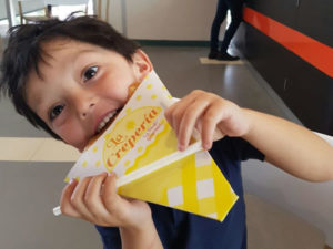 nino_disfrutando_crepa-300x225